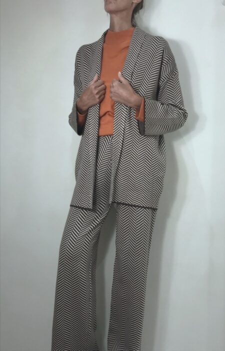CHAQUETA DE PUNTO DE ESPIGUILLA MARRÓN